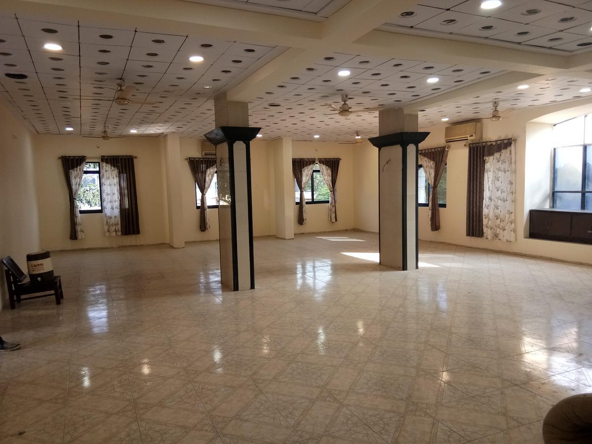 Grand Galaxy Hotel Krishna 纳西克 外观 照片