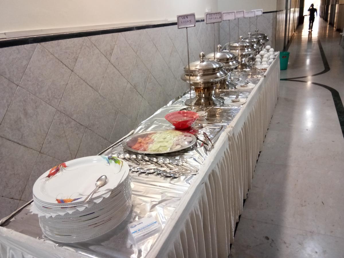 Grand Galaxy Hotel Krishna 纳西克 外观 照片