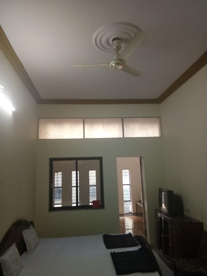 Grand Galaxy Hotel Krishna 纳西克 外观 照片