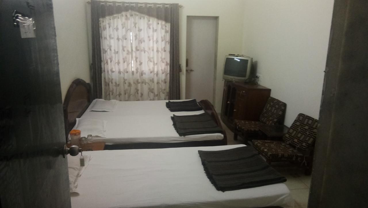Grand Galaxy Hotel Krishna 纳西克 外观 照片