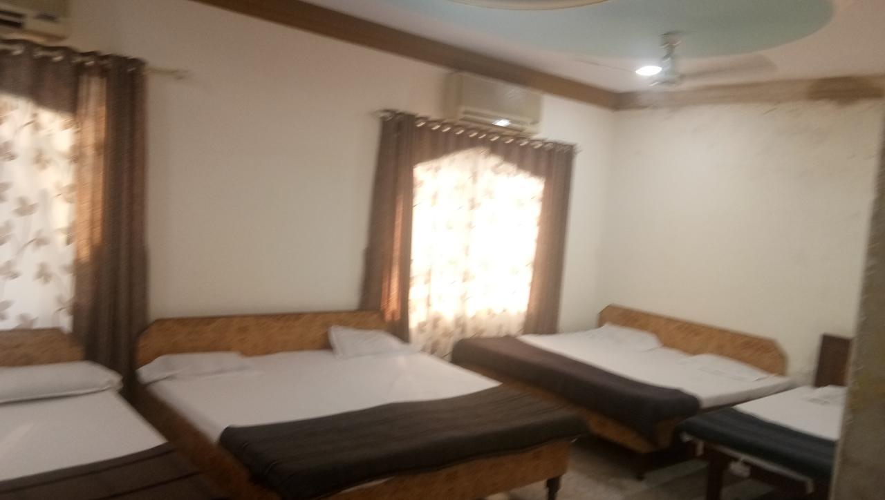 Grand Galaxy Hotel Krishna 纳西克 外观 照片
